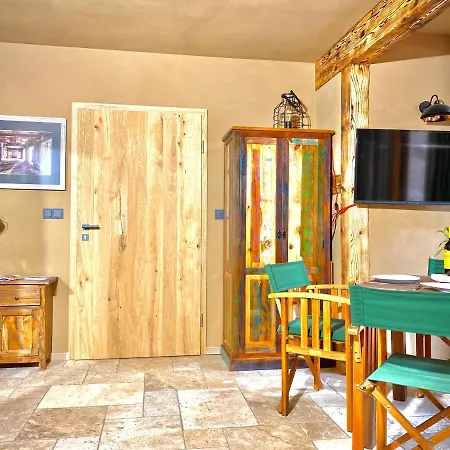 Апартаменты Gemuetliche Oekologische Ferienwohnung Eg Innenstadt Вернигероде